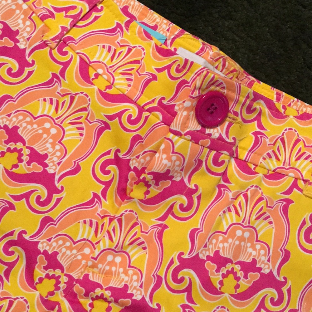 Patterned Shorts - Picture 3 of 5